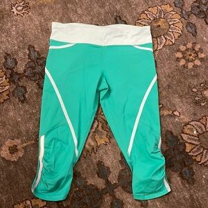 Lululemon cropped leggings.